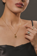 Load image into Gallery viewer, Rose Pendant Necklace
